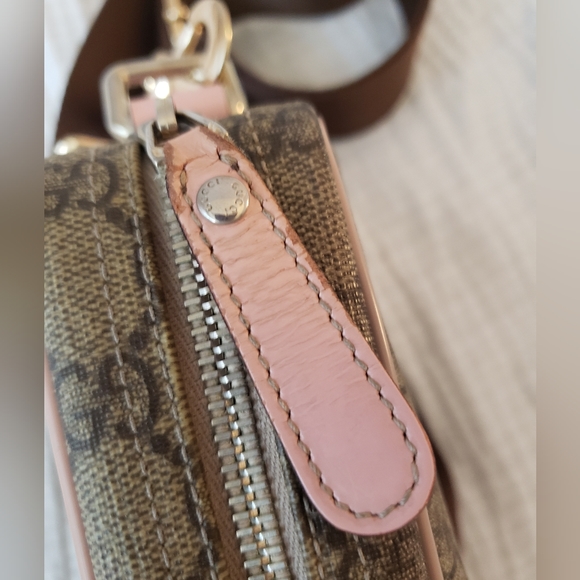 Gucci GG Supreme crossbody - Picture 9 of 14